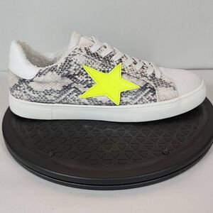Steven New York Reeves Sneaker Neon Yellow Star Women's Size 9.5